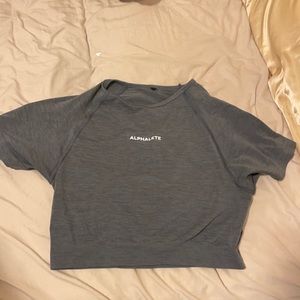 Cropped Alphalete amplify workout shirt